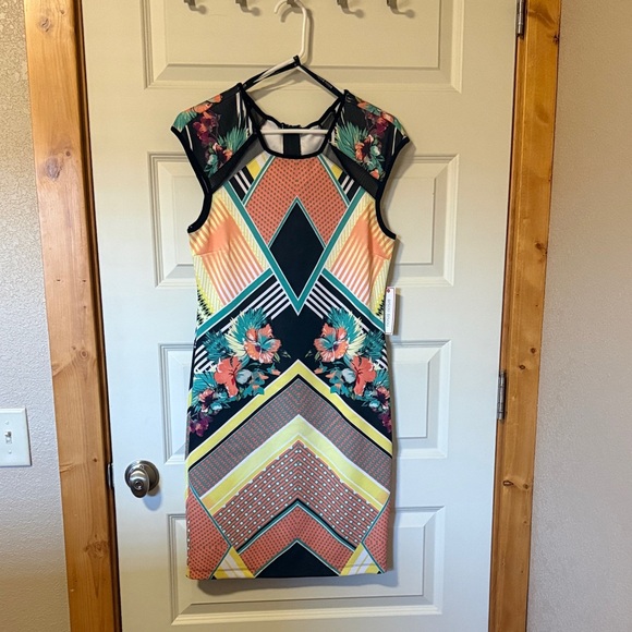 Bisou Bisou Dresses & Skirts - Bisou Bisou Floral Geometric Sheath Dress - Black & Coral